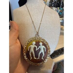 Vintage Gemini Twins Cameo Pendant Necklace Gold Tone Stainless Steel Chain 18"